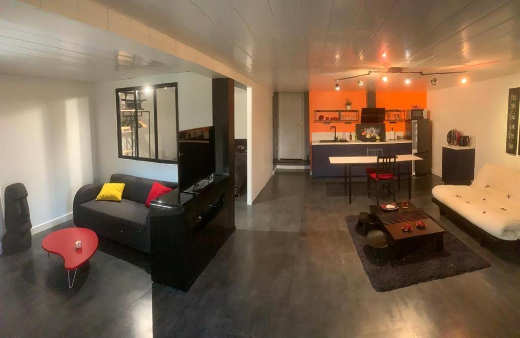 Comme Dans Un Ecrin - T2 De 50 M² Avec Jardin, Terrasse Et Piscine Apartment Vernaison Exterior foto