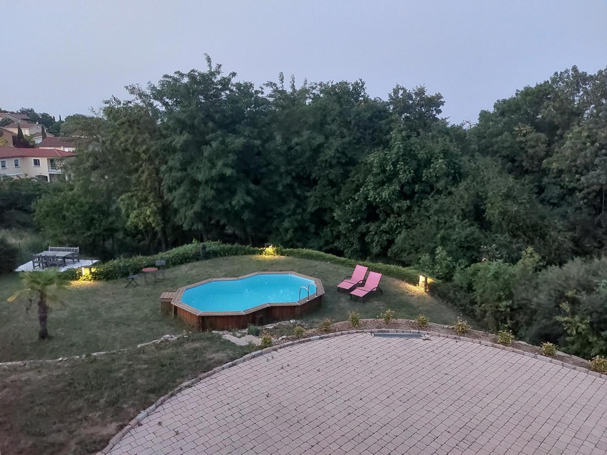 Comme Dans Un Ecrin - T2 De 50 M² Avec Jardin, Terrasse Et Piscine Apartment Vernaison Exterior foto