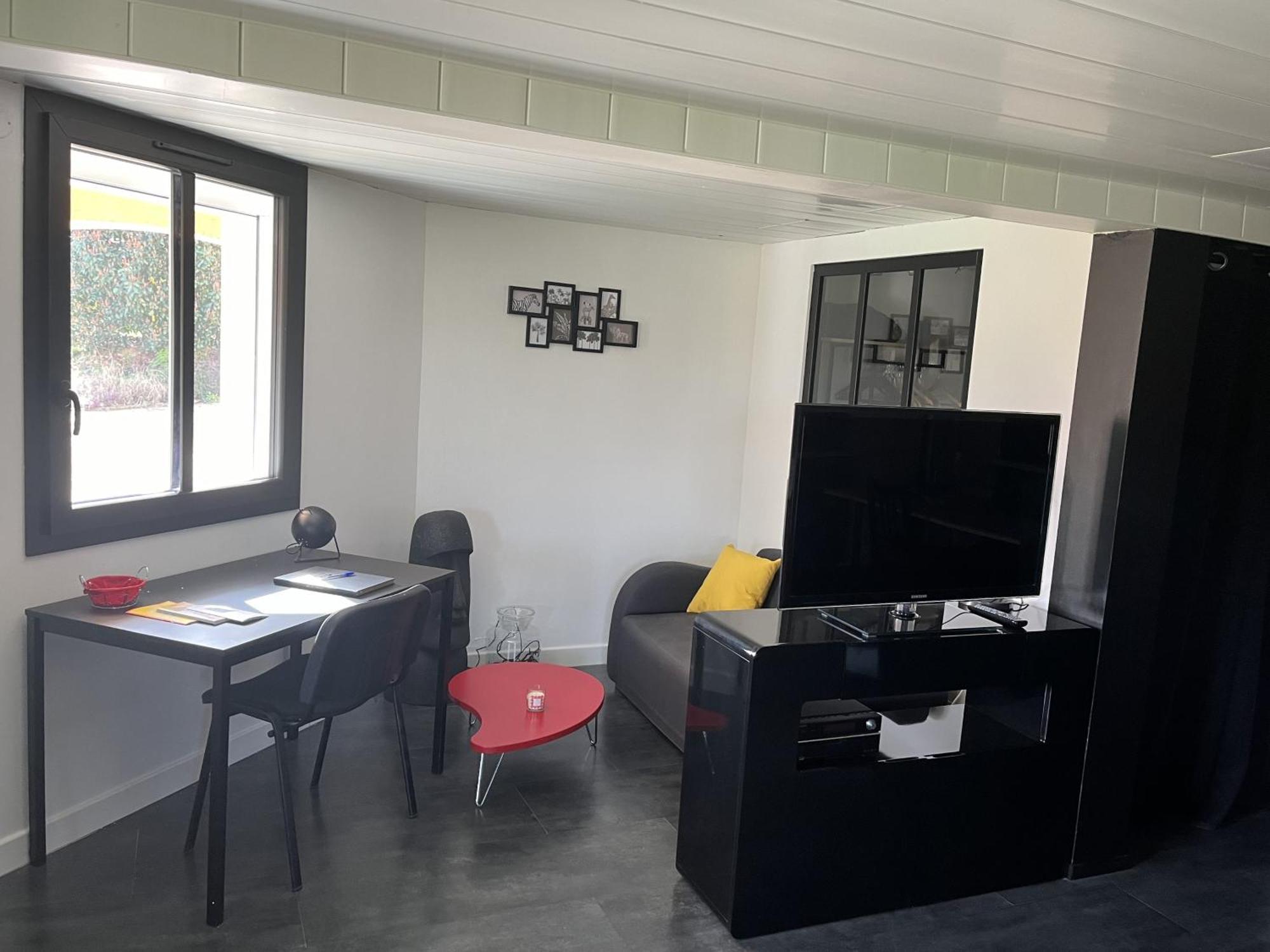 Comme Dans Un Ecrin - T2 De 50 M² Avec Jardin, Terrasse Et Piscine Apartment Vernaison Exterior foto